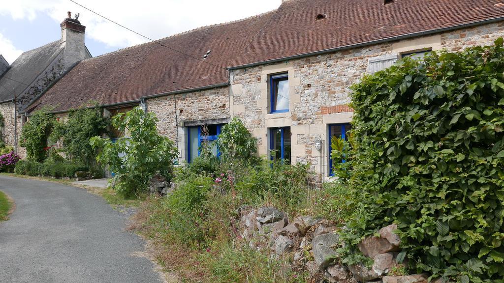 La Cage Aux Oiseaux Bed & Breakfast La Lande-de-Goult Eksteriør bilde