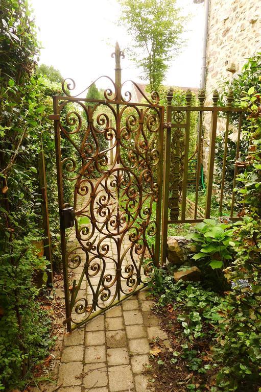 La Cage Aux Oiseaux Bed & Breakfast La Lande-de-Goult Eksteriør bilde